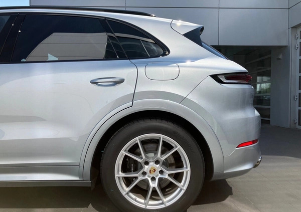 Porsche Cayenne cena 599306 przebieg: 1, rok produkcji 2023 z Kock małe 497